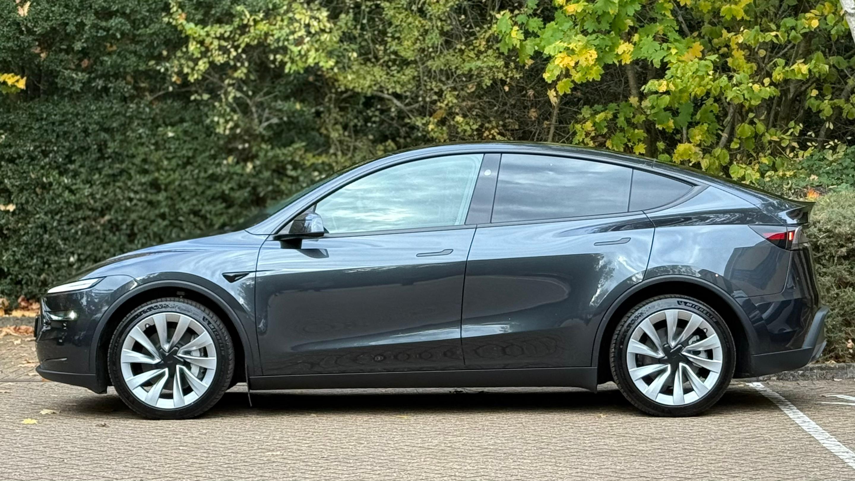 Tesla Model Y 2025 à Farnborough