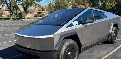 Tesla Cybertruck 2026