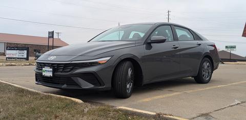 Hyundai Elantra 2024