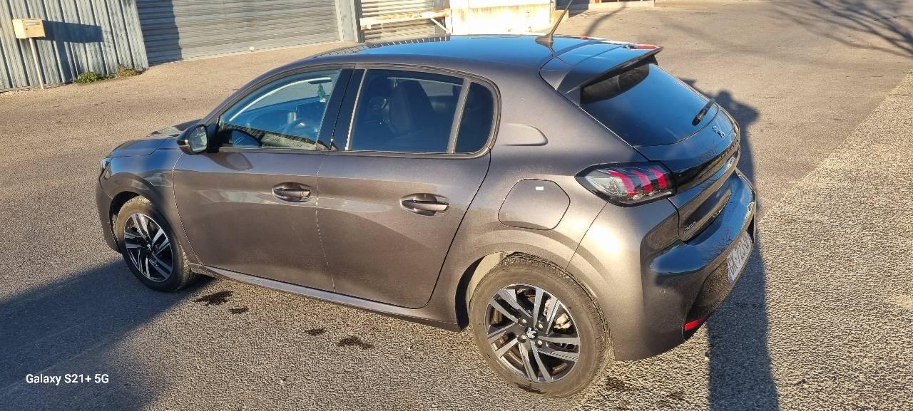 Peugeot 208 2022 à Gardanne