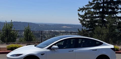 Tesla Model 3 2025