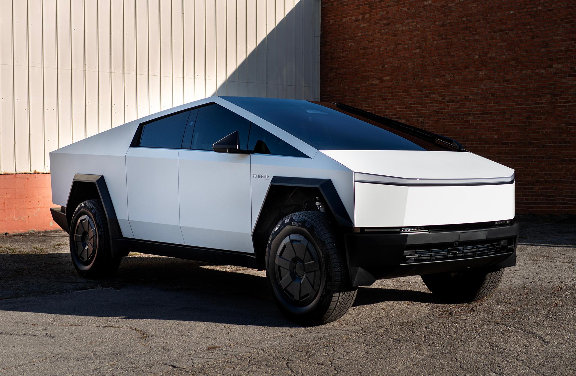 Tesla Cybertruck 2024 in Grandview Heights, OH
