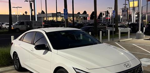 Hyundai Elantra 2025