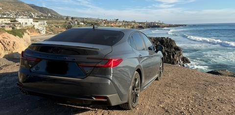 Toyota Camry Hybrid 2026