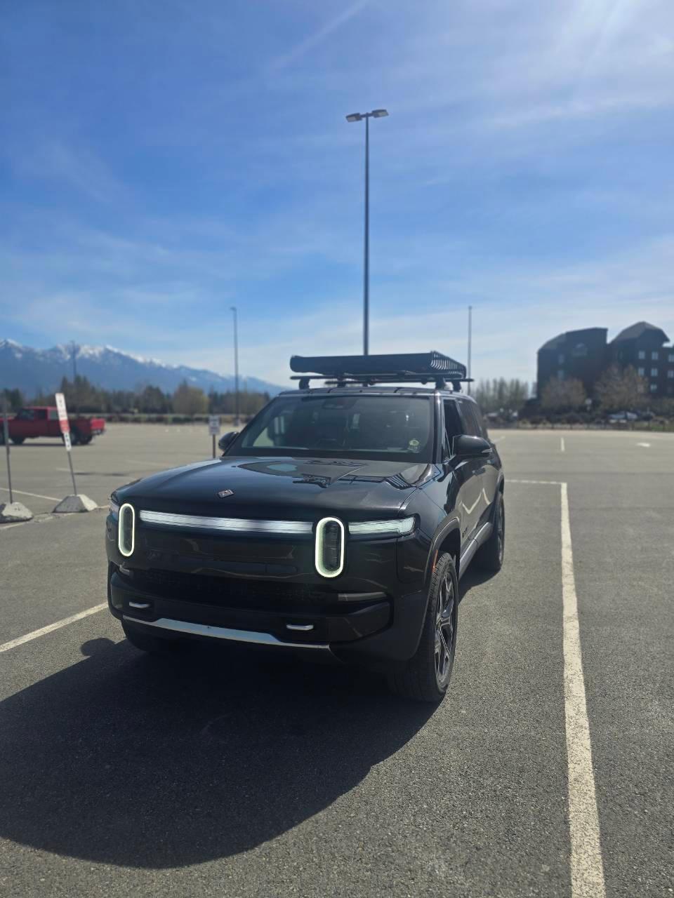 Rivian R1S 2025 in 
