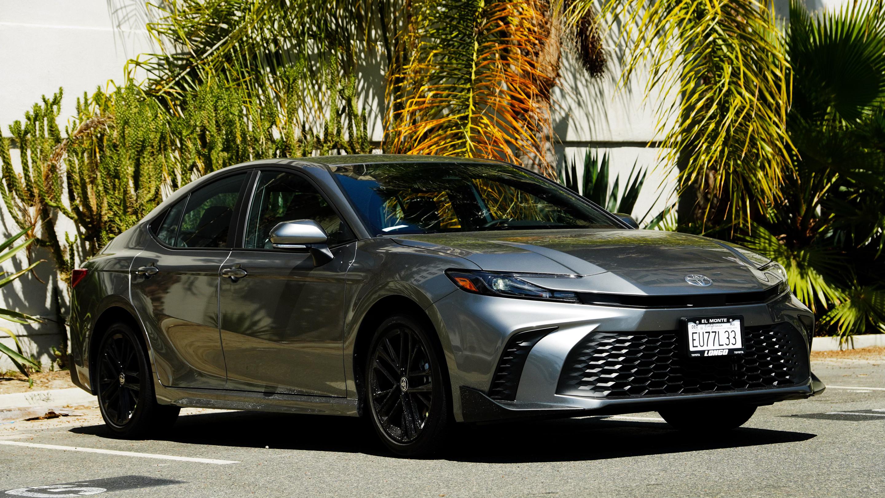 Toyota Camry Hybrid 2026 in Long Beach, CA