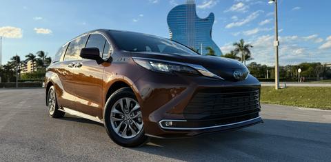 Toyota Sienna 2024