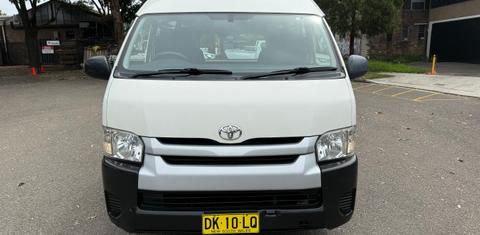 Toyota HIACE 2015