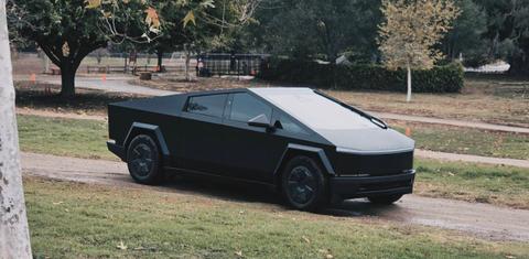 Tesla Cybertruck 2025