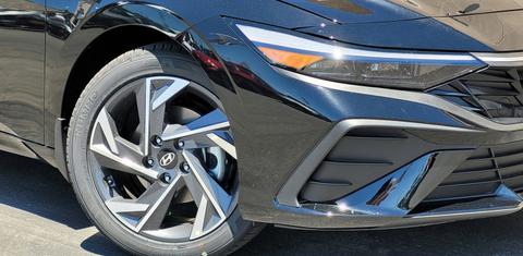 Hyundai Elantra 2025