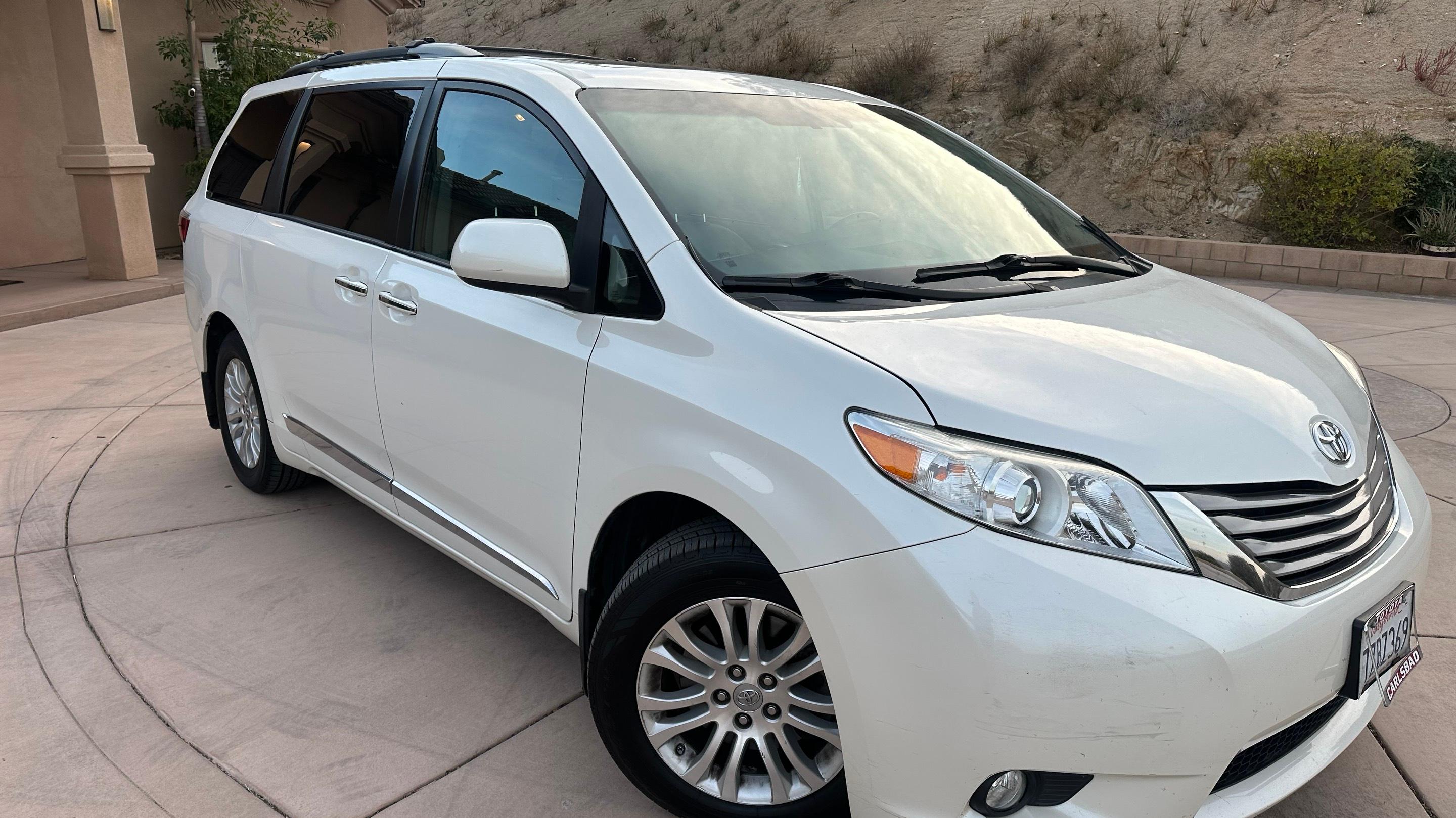 Toyota Sienna 2017 in Corona, CA