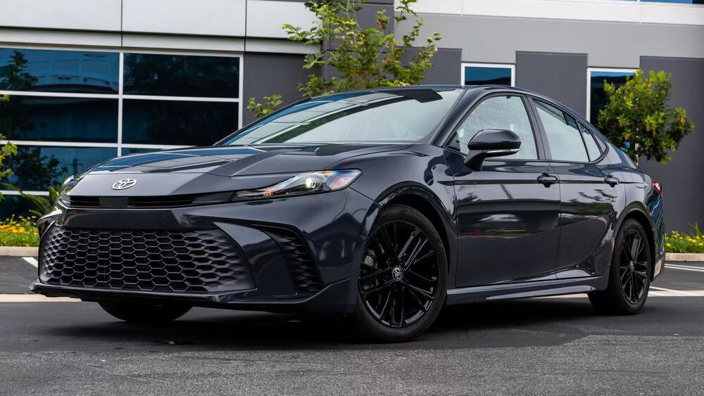 Toyota Camry Hybrid 2025 in 