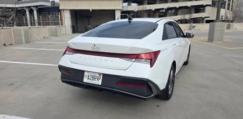 Hyundai Elantra 2024