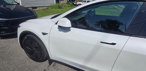 Tesla Model Y 2026