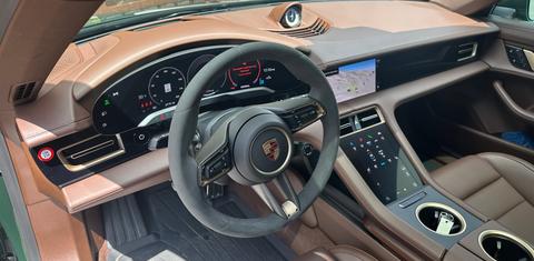 Porsche Taycan 2025