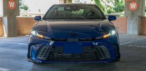 Toyota Camry Hybrid 2025