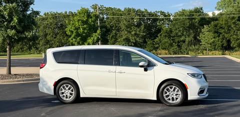 Chrysler Pacifica 2023