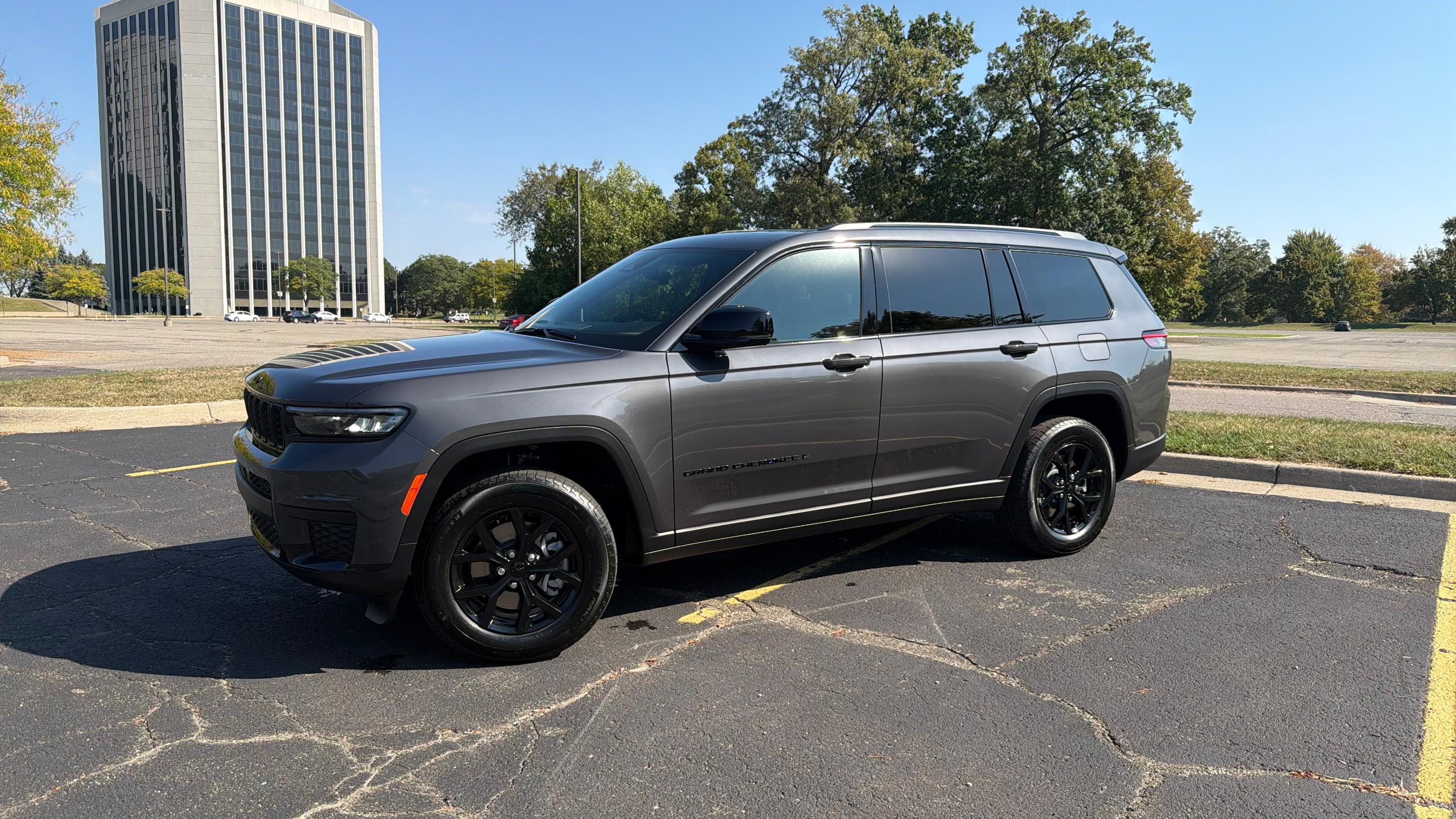 Jeep Grand Cherokee L 2025 in Dearborn Heights, MI