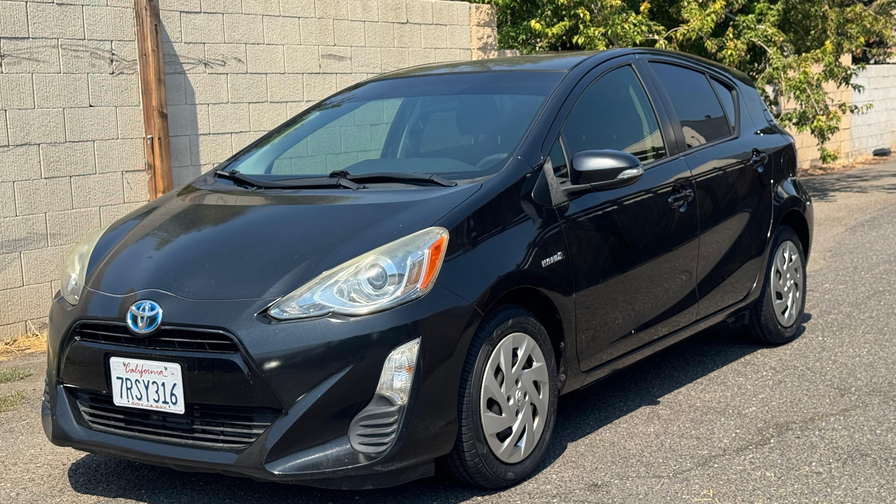 Toyota Prius c 2016 in 