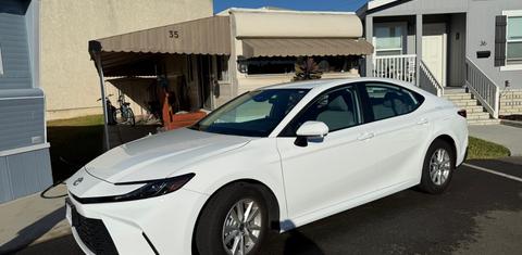 Toyota Camry Hybrid 2026
