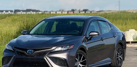 Toyota Camry Hybrid 2024
