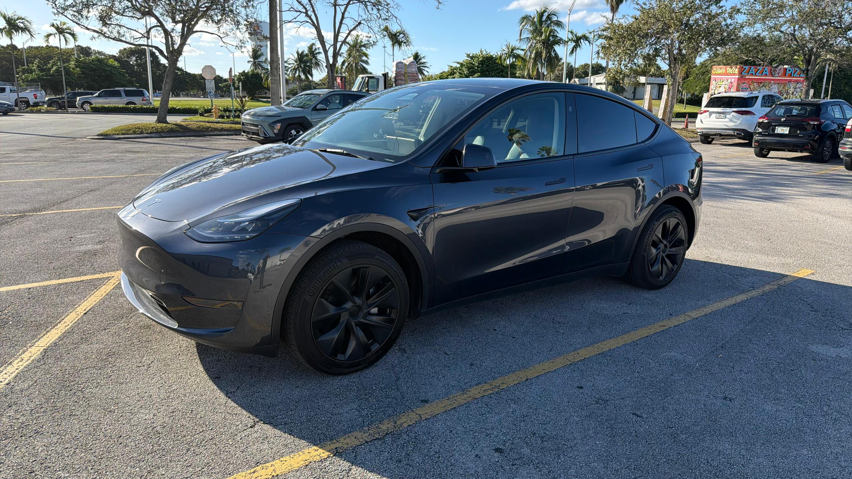 Tesla Model Y 2025 in Homestead, FL