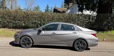 Hyundai Elantra Hybrid 2023