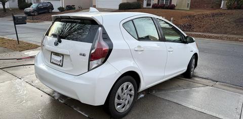 Toyota Prius c 2016