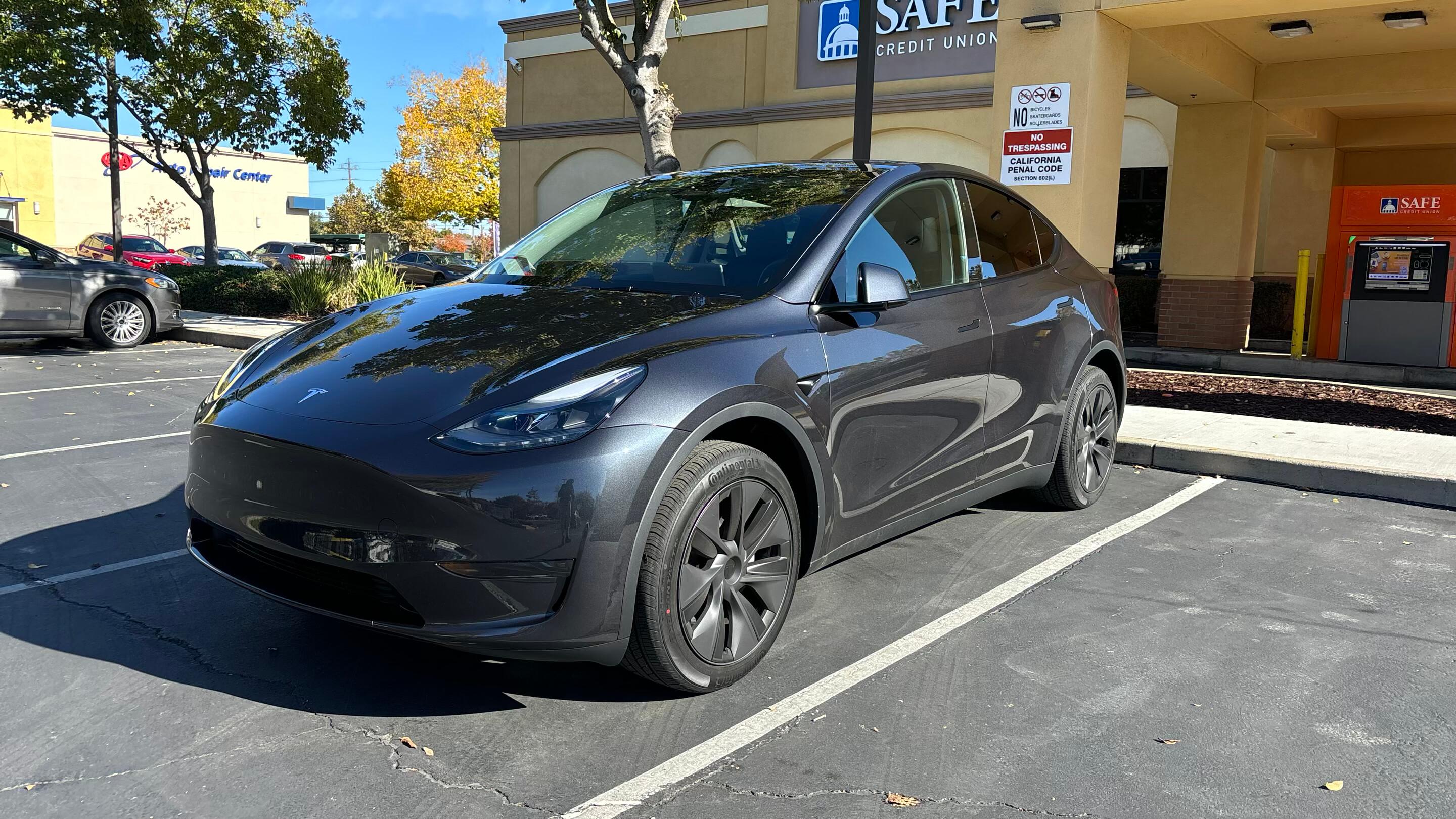 Tesla Model Y 2025 in Elk Grove, CA