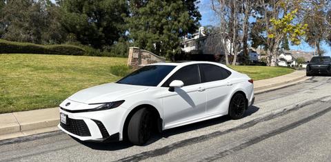 Toyota Camry Hybrid 2025