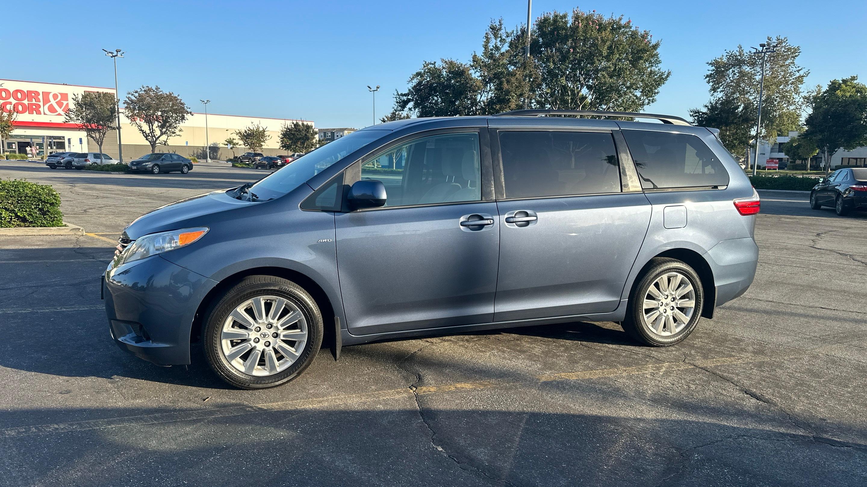 Toyota Sienna 2016 in 