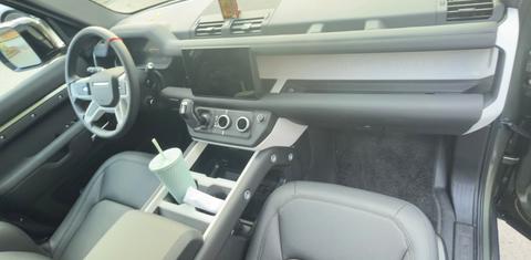 Land Rover Defender 2025