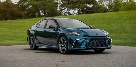 Toyota Camry Hybrid 2025