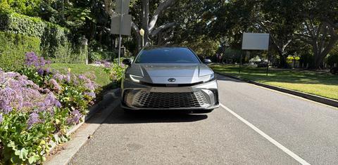 Toyota Camry Hybrid 2026