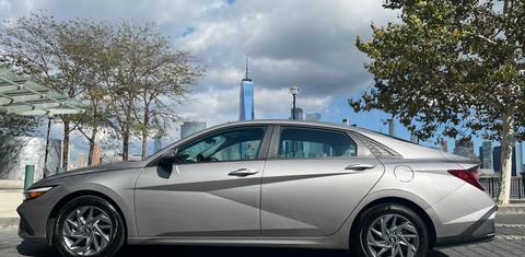 Hyundai Elantra 2024