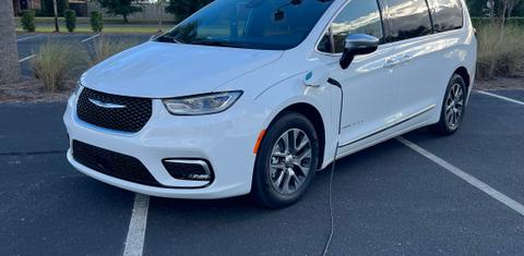 Chrysler Pacifica 2023
