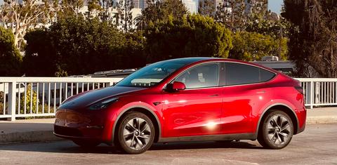 Tesla Model Y 2024
