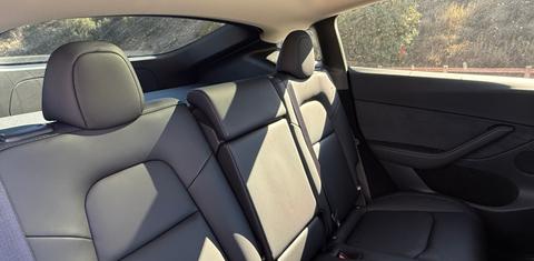 Tesla Model Y 2025