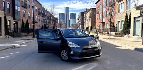 Toyota Prius c 2013