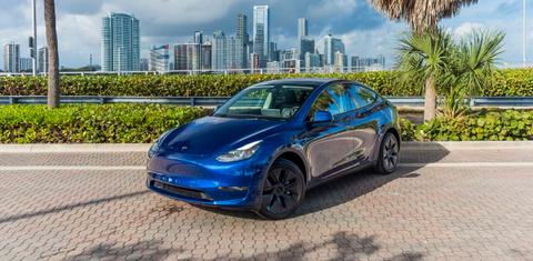 Tesla Model Y 2025