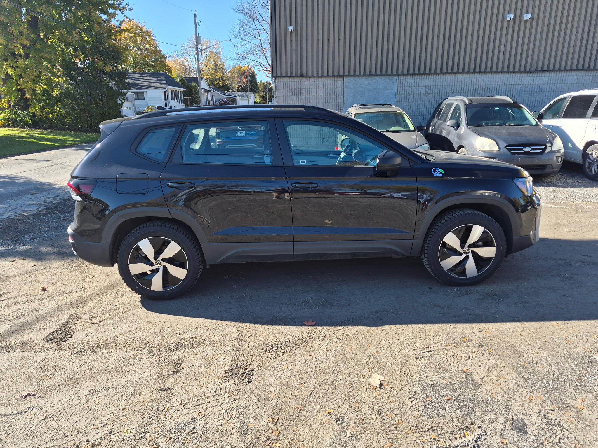 Volkswagen Taos 2025 à Laval, QC