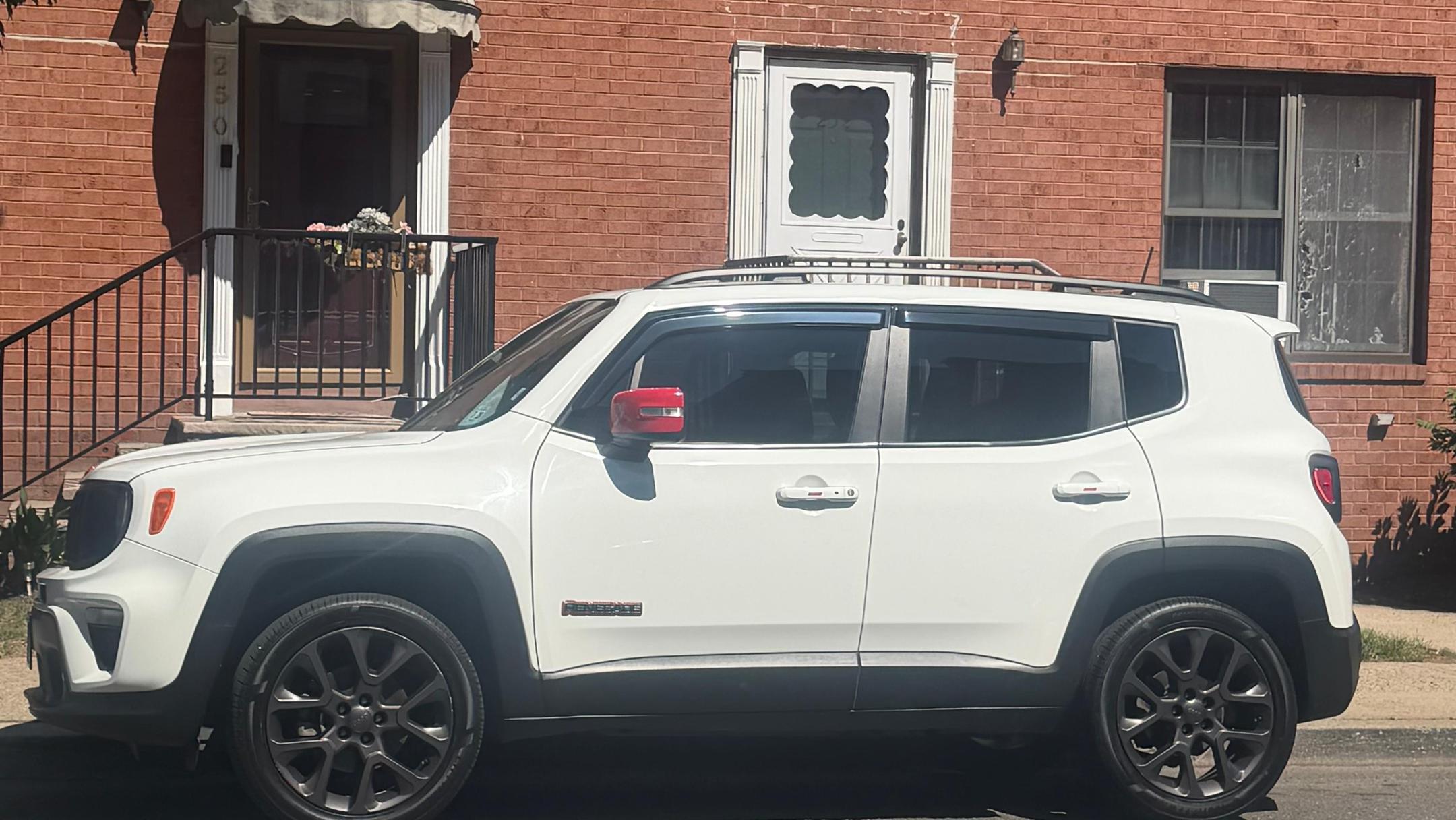Jeep Renegade 2023 in Newark, NJ