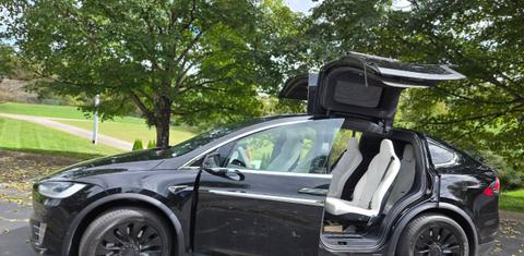 Tesla Model X 2021