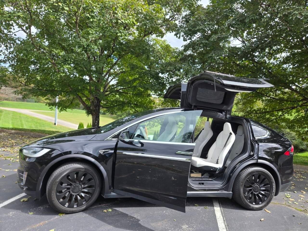 Tesla Model X 2021 in Farragut, TN