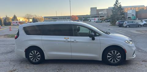 Chrysler Pacifica 2024