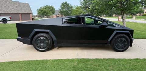Tesla Cybertruck 2025