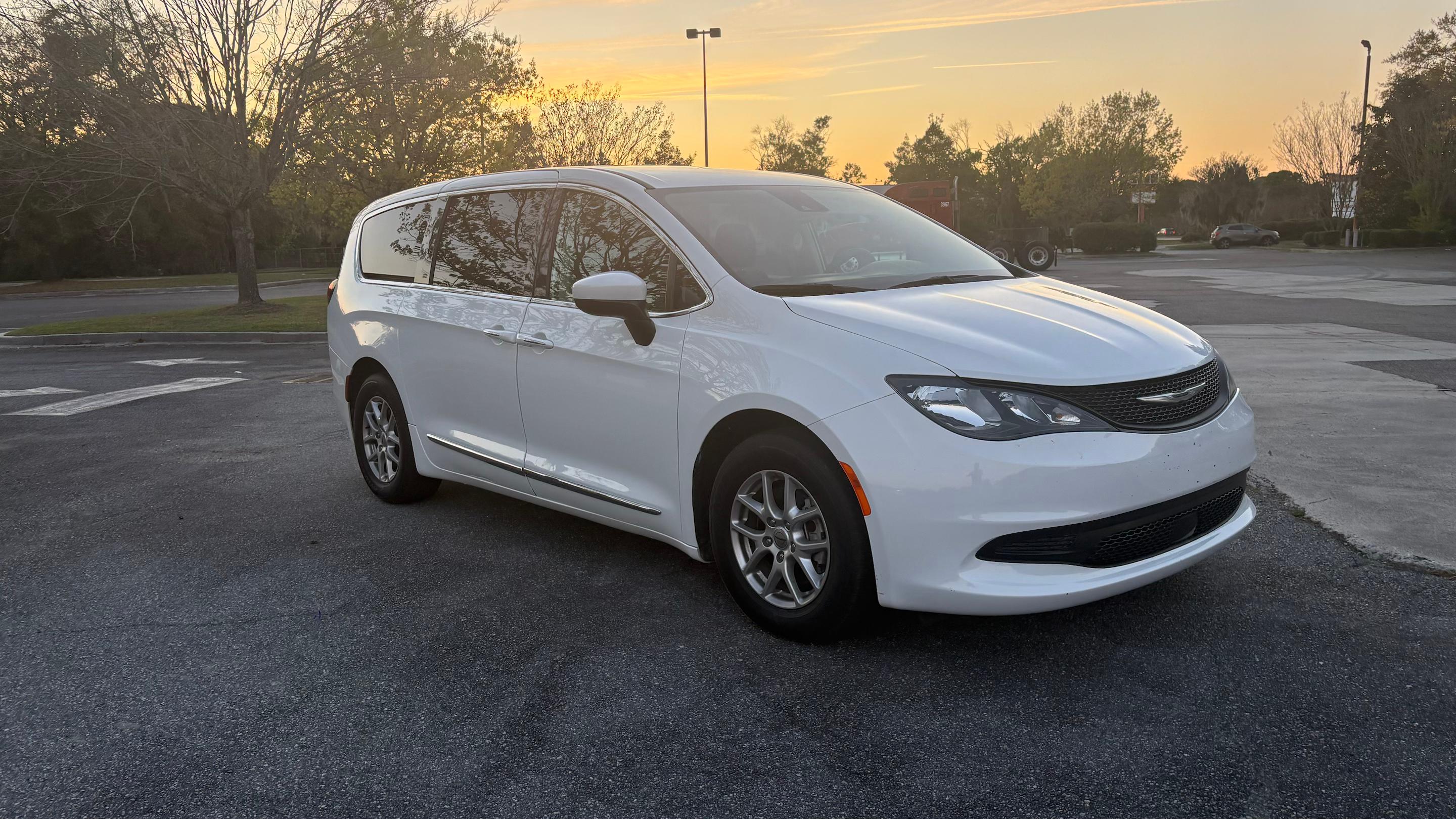 Chrysler Voyager 2023 in Pooler, GA