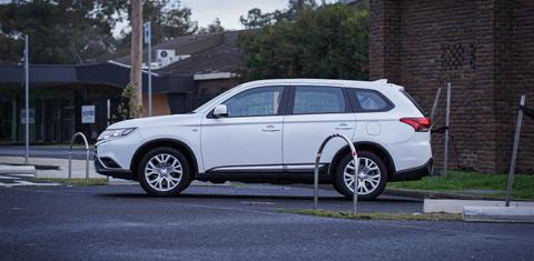 Mitsubishi OUTLANDER 2021