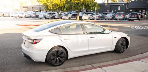 Tesla Model 3 2024
