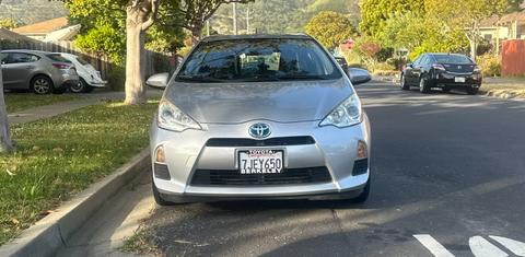 Toyota Prius c 2014